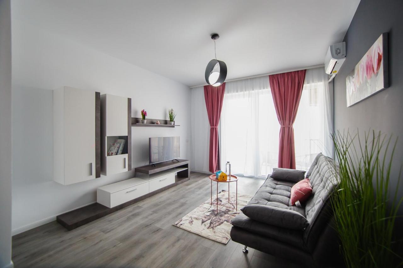 Trio Pink Διαμέρισμα Oradea Εξωτερικό φωτογραφία